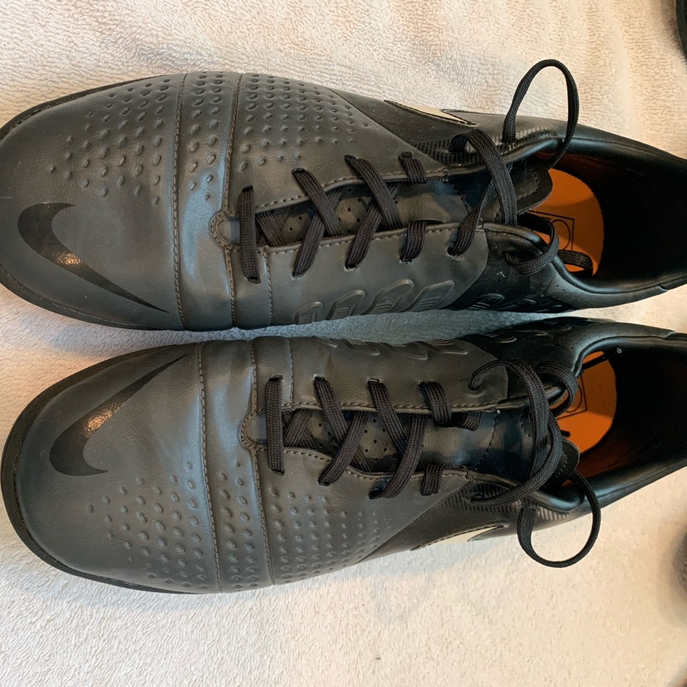 Nike Men’s Indoor Soccer Cleats